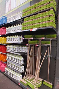 Even garden brooms are used to create blocks of colour.jpg