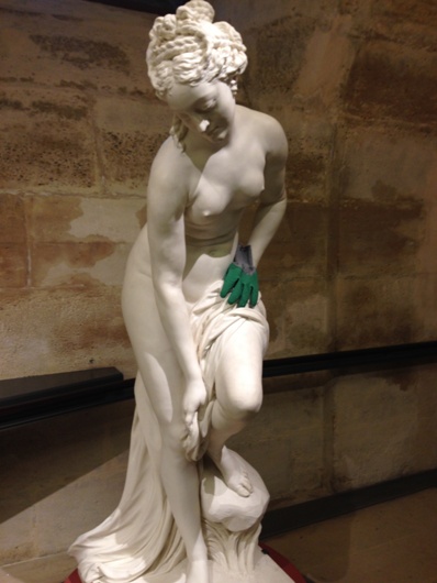 Glovie Venus sortant du bain at The Louvre.JPG