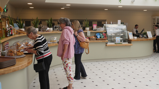 Blue Diamond Bridgmere Garden Opening GTN090525 155.jpg