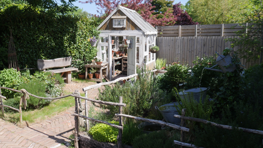 Blue Diamond Bridgmere Garden Opening GTN090525 057.jpg