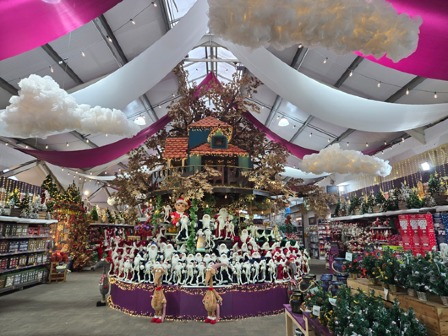 Longacres Christmas 2025 GTN131125 002.jpg