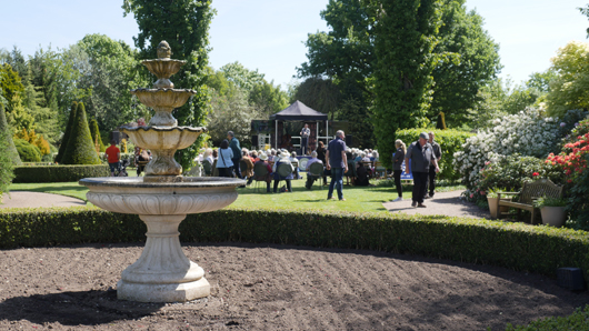 Blue Diamond Bridgmere Garden Opening GTN090525 078.jpg