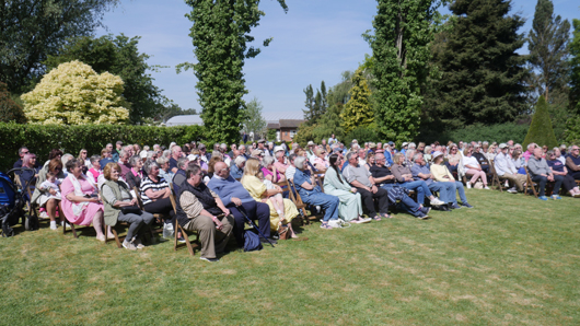 Blue Diamond Bridgmere Garden Opening GTN090525 042.jpg